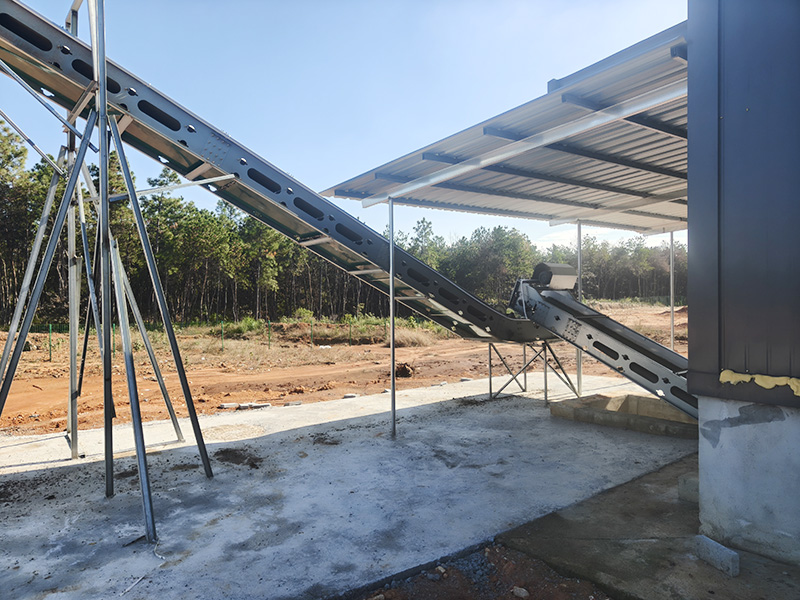 橫斜向一體清糞帶