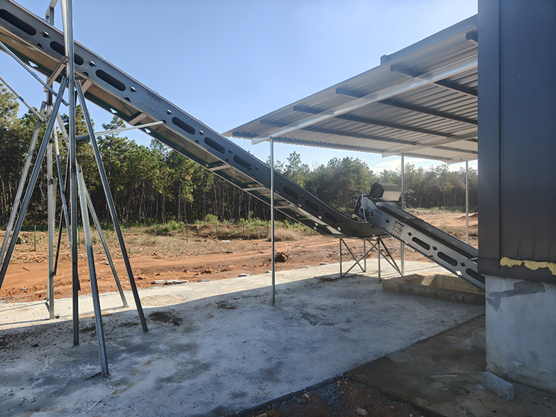 橫斜向一體清糞帶